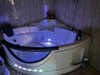 Vana cu hidromasaj-jacuzzi-150/150-lumini ambientale-deosebita