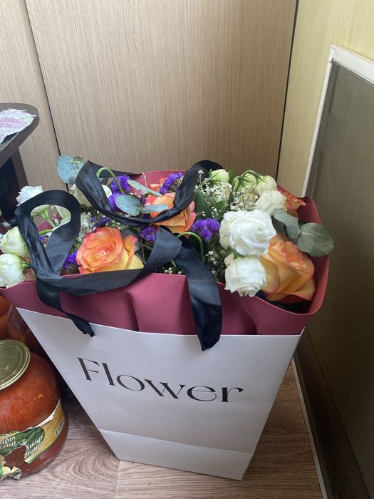 Цветы корзина вчера пришли