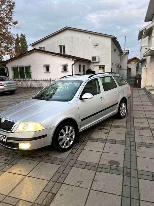 Skoda Octavia 2 
Motorizare 2.0 diesel 
Transmisie manual 6+1
Anul maș
