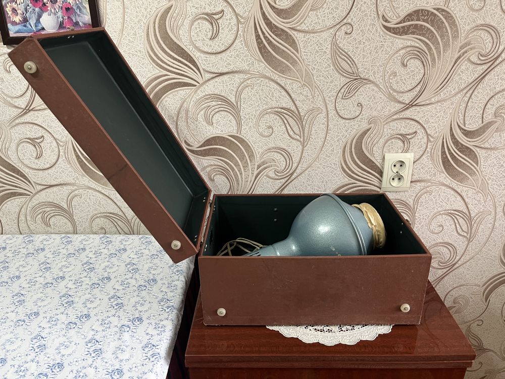 Продам лампу «Соллюкс»
