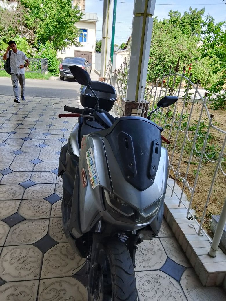 Скутер 180куб Yamaha n max продаётся