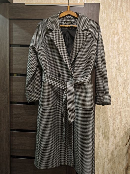 Пальто демисезонное в отличном состоянии