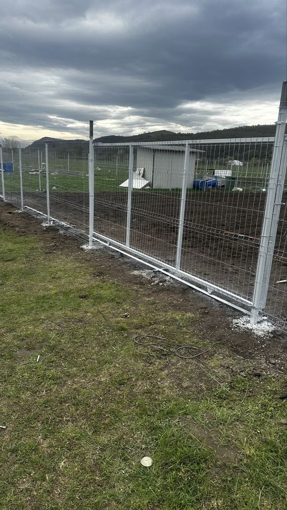 Executam garduri din plasa bordurata tabla cutata sipca metalica