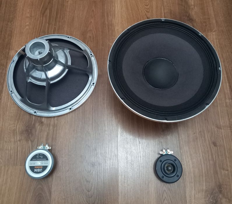Неодимовые JBL 12 дюймов и драйвера.