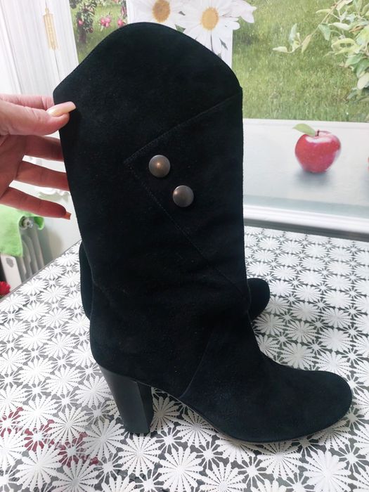 Продам замшевые сапожки