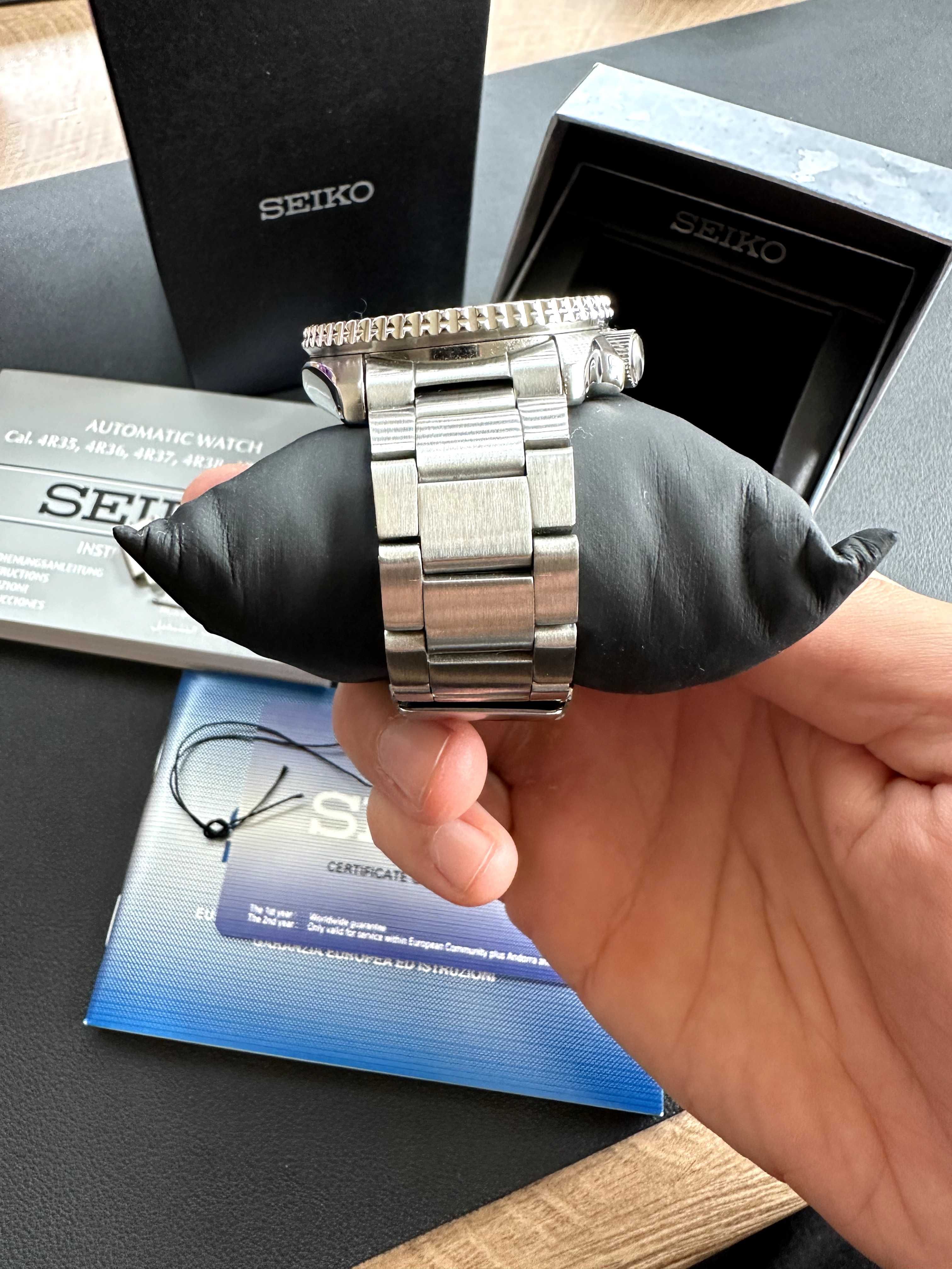 Продавам Seiko 5 Sports SRPD61K1