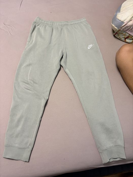 Pantaloni Nike verzi