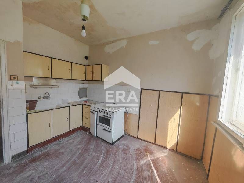 Продава се Четиристаен апартамент в Силистра, Център - 85 кв.м за 1059 €/кв.м - Снимка #1