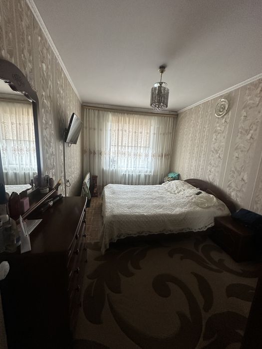 Продам трехкомнатную квартиру
