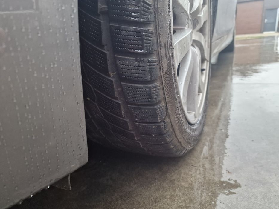 Jante bmw f10 r18 cu anvelope iarna pret 2000 lei fix