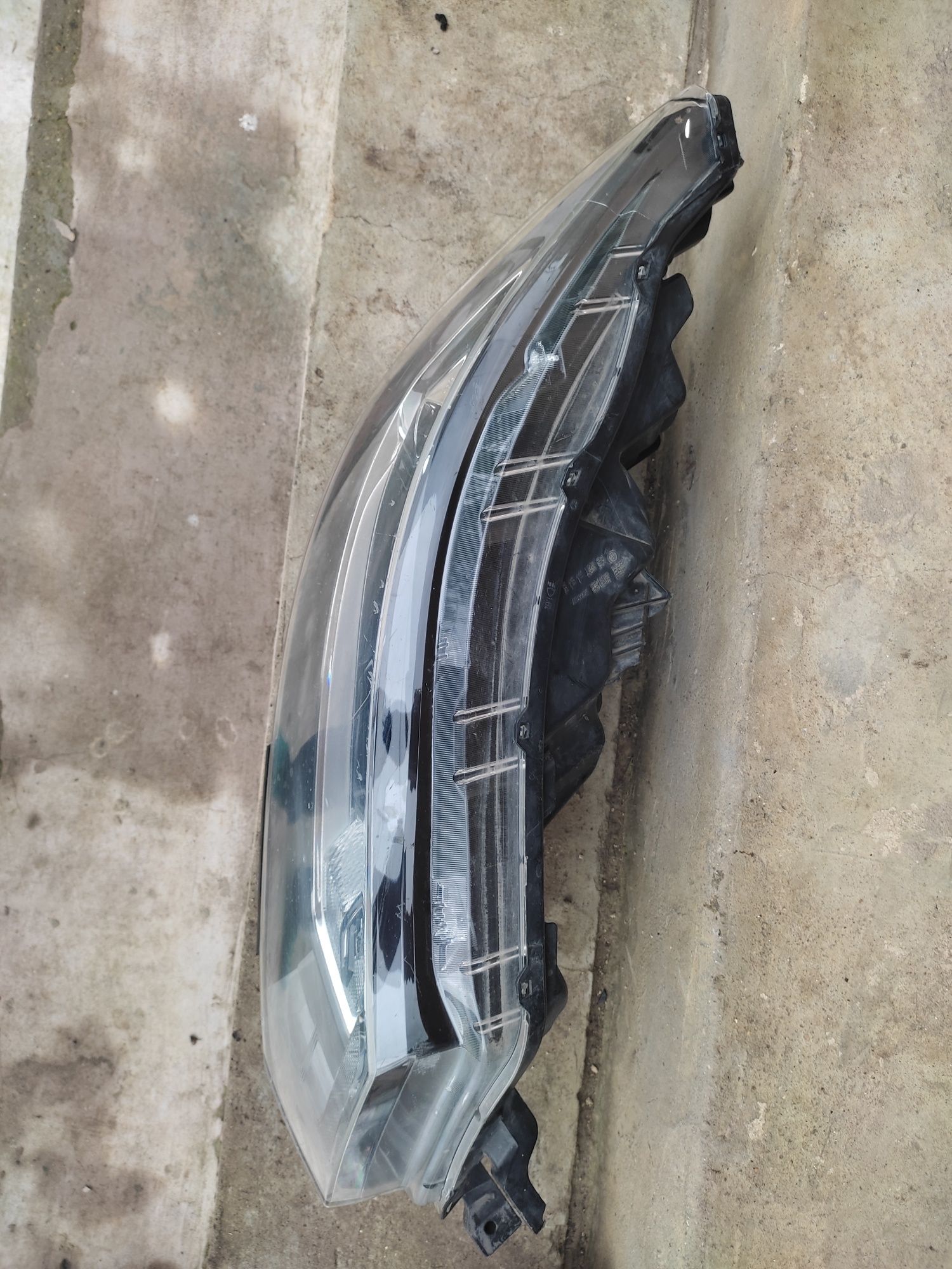Sticle far Nissan Qashqai 2 facelift