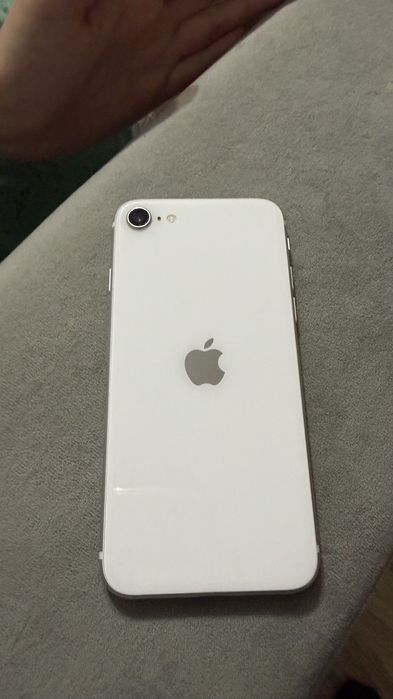 Продам или обмен айфон se