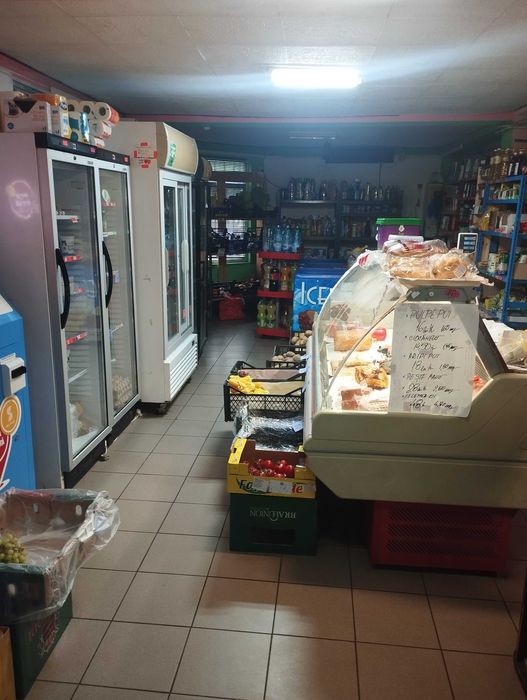 Vând urgent spatiu comercial!