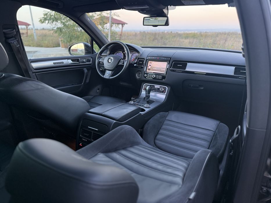Vw Touareg 3.0 Diesel 262 cai 4x4 R-line full options!!