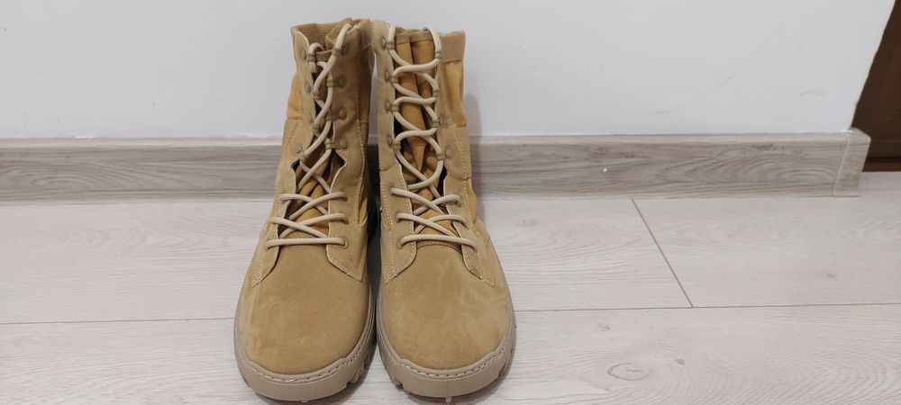 Bocanci Combat Crem