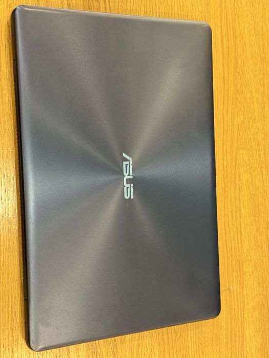 Vand laptop asus i7 gen 8
