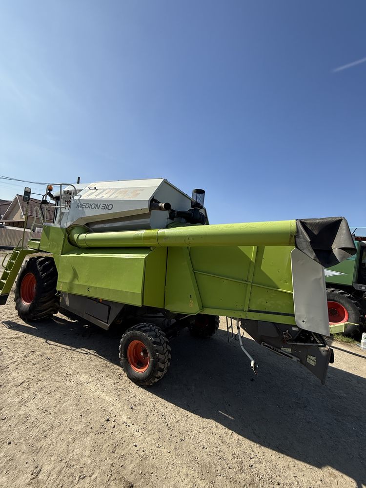 Vand combina agricola claas medion 310 in stare buna