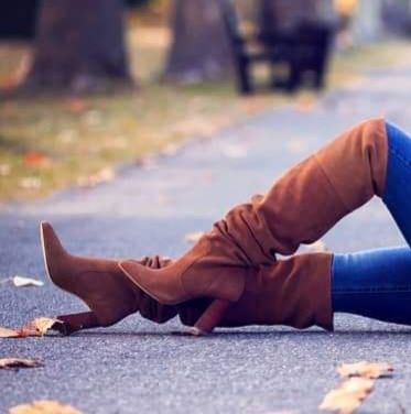 Естествен велур чизми Stradivarius плюс подарък колан