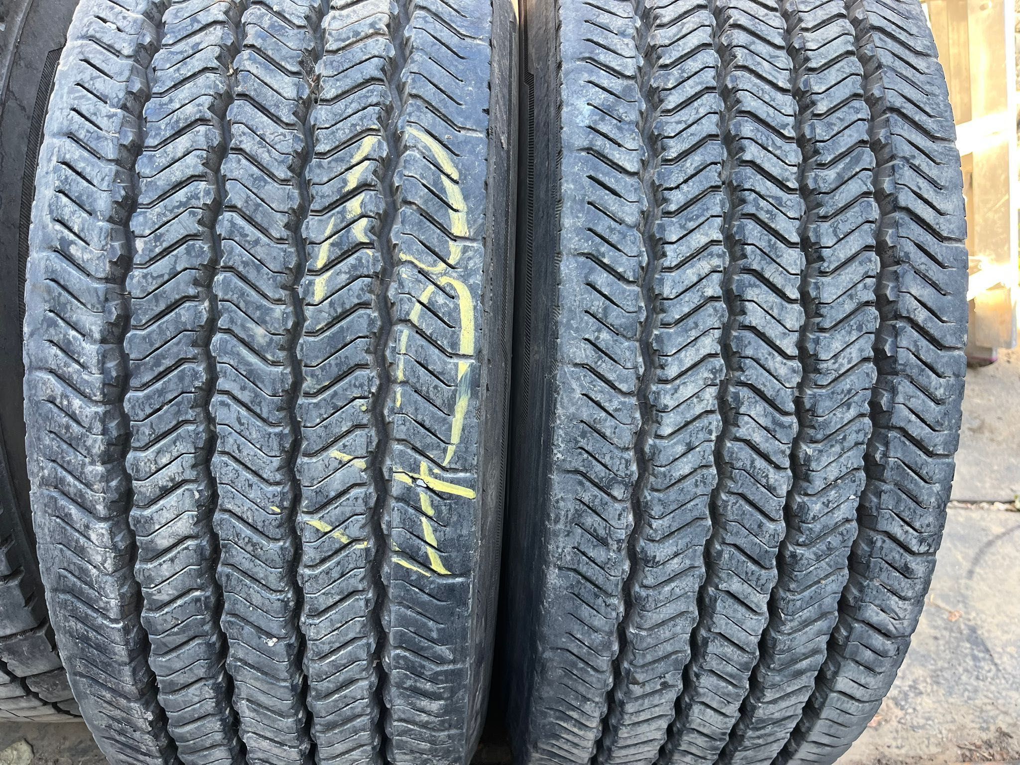285/70 r19,5 ptr directie 2 buc ca noi Continental