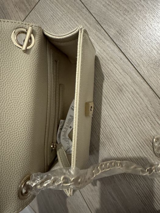 Poseta/Geanta de umar Mario Valentino, noua, bej, cu sigiliile pe ea!