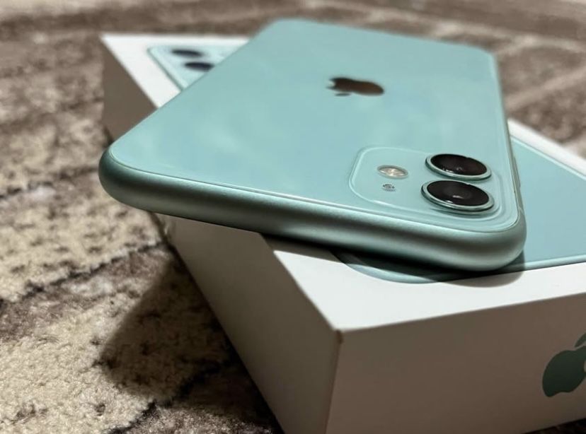 Vand / Schimb IPhone 11 Turcoaz 128 GB