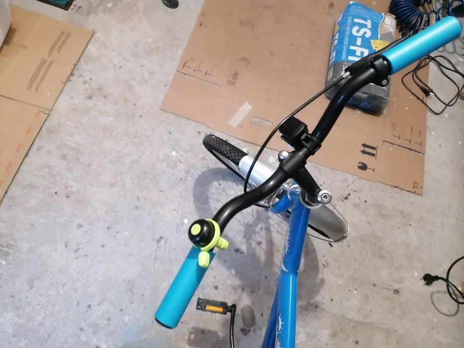 Bicicleta 20" DHS în stare ff bună.