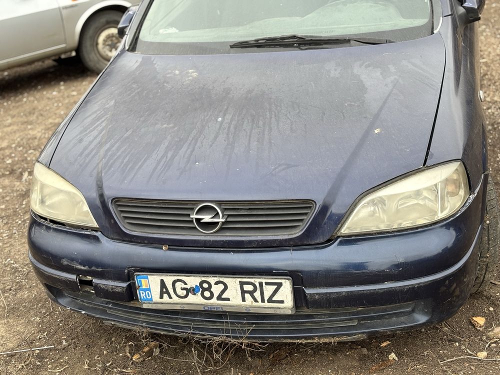 Dezmembrez opel astra g