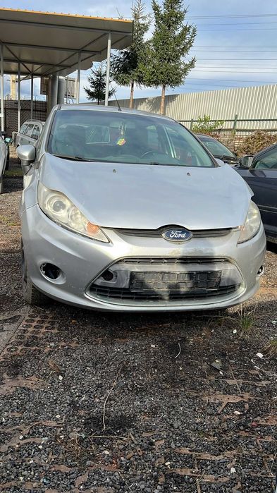 Dezmembrez la pret avantajos autoturism Ford Fiesta