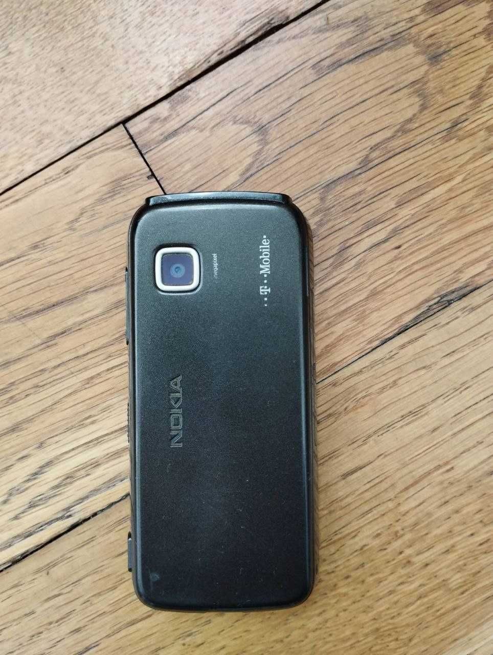 Смартфон Nokia 5235