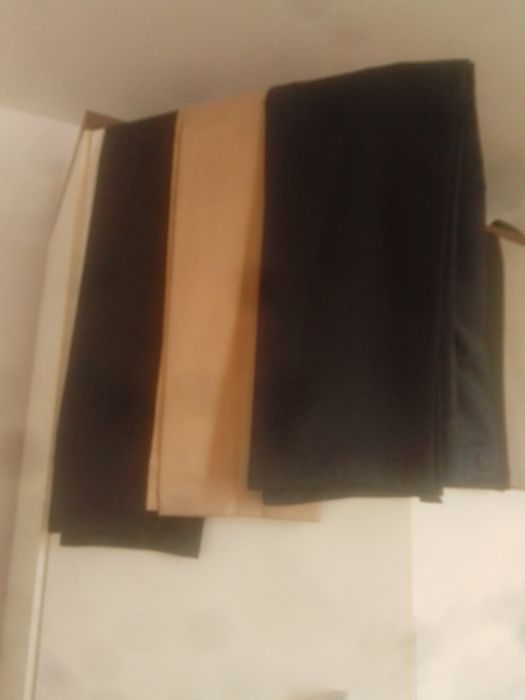 Pantaloni de barbati