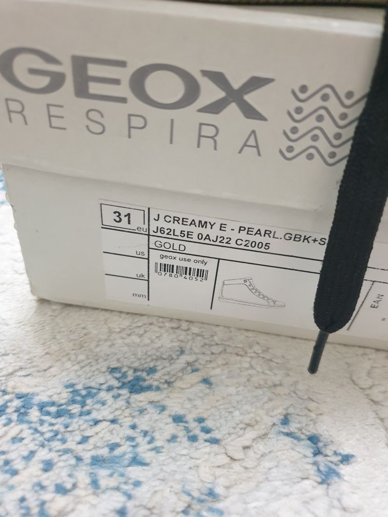 Продам кроссовки Geox оригинал. Размер 31