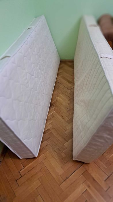 Два единични матраци 70 лева