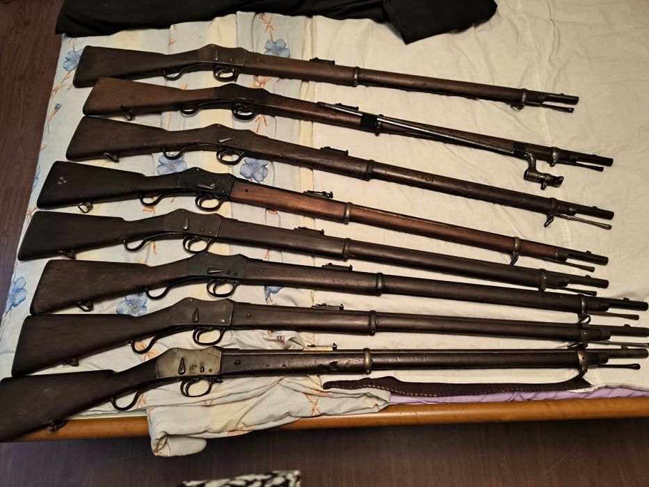 Автоматична пушка, револвер, пистолет. Масивни нестрелящи реплик