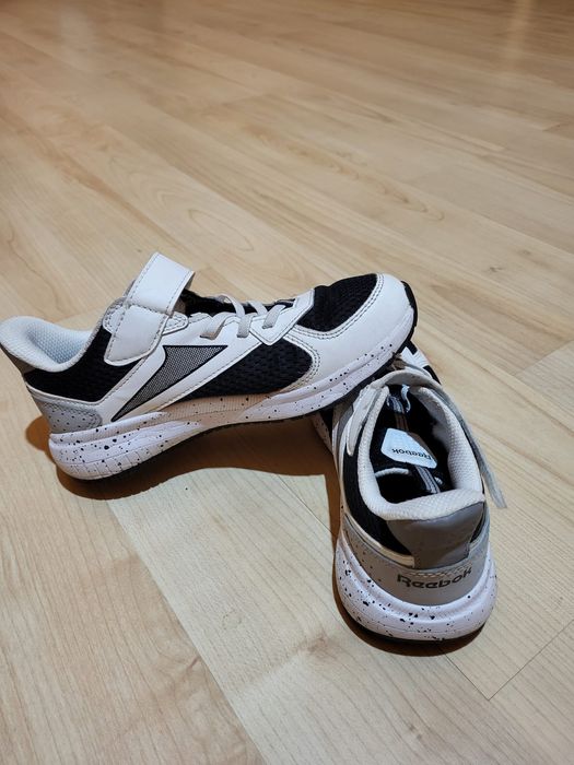 Vand adidasi Reebok marimea 32