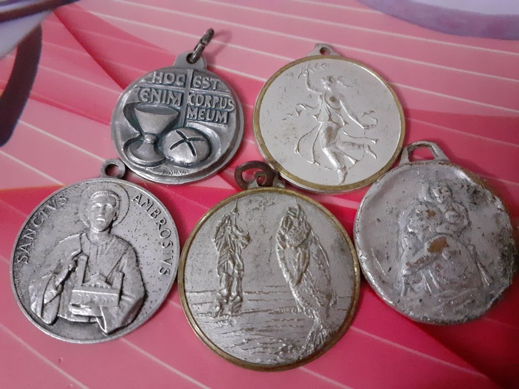 5 Medalioane vechi cu diferite manopere expresive