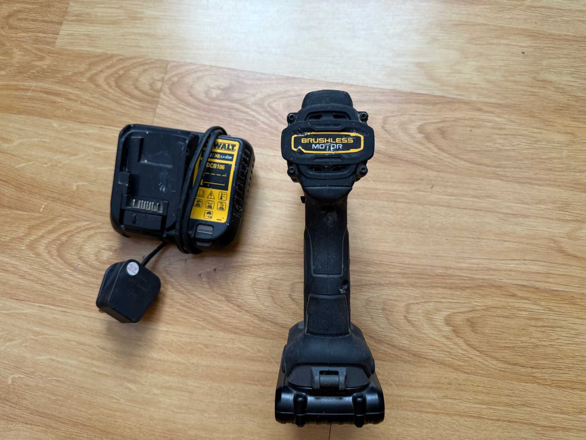 Dewalt DCD100 Винтоверт