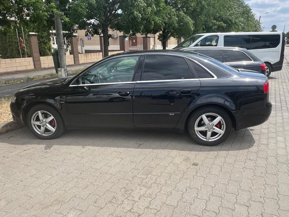 Vând audi a4b7 .