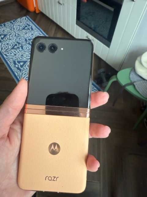 Motorola razr 40 ultra, Dual SIM, 8GB RAM, 256GB, 5G, Peach Fuzz