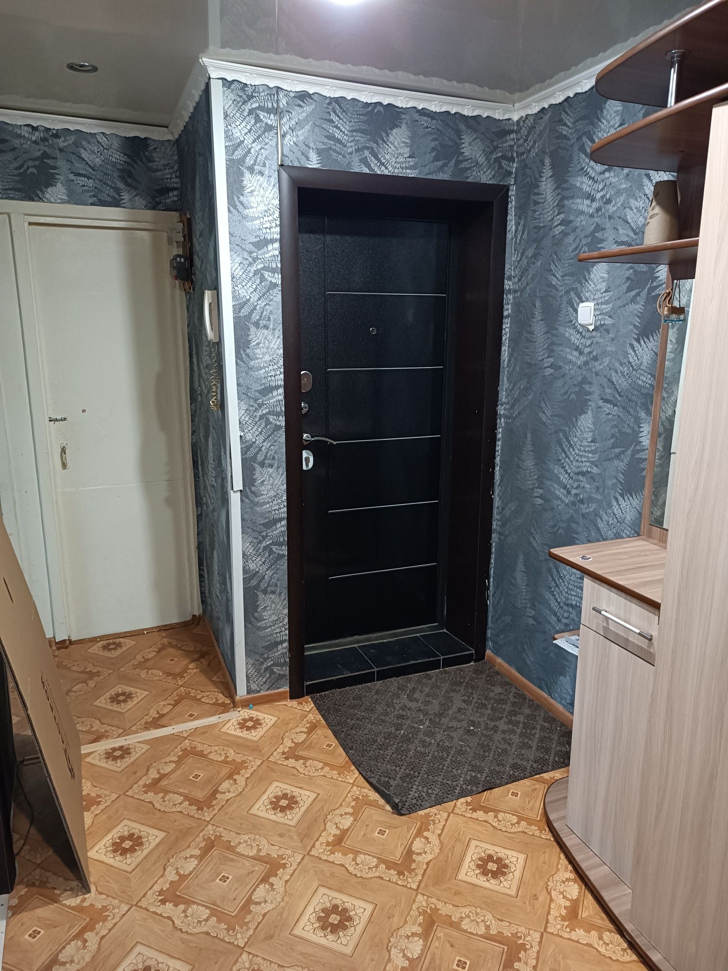 Продам 2х комнатную квартиру 7 мкр