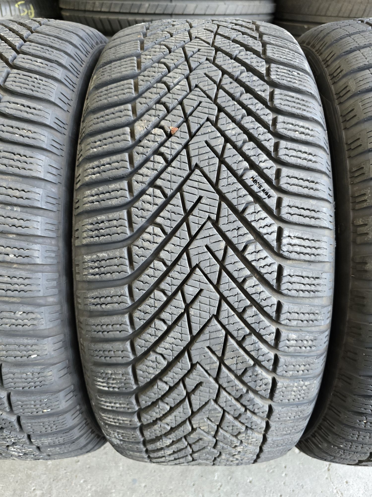 225/40/18 PIRELLI 4бр
