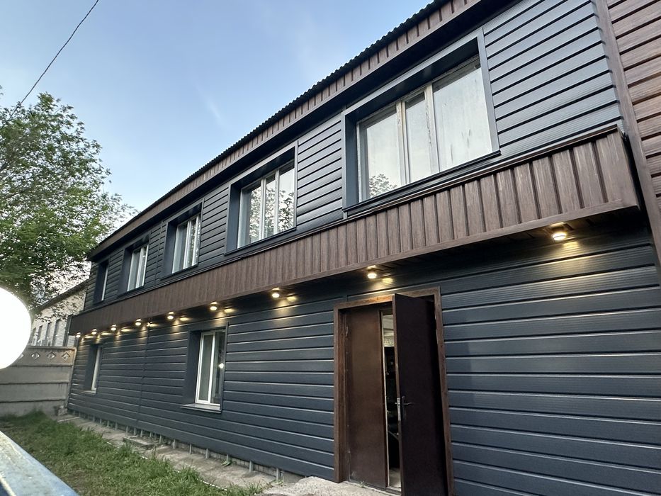 Монтаж фасадных панелей(сайдинг откосы карниз водосточная система )