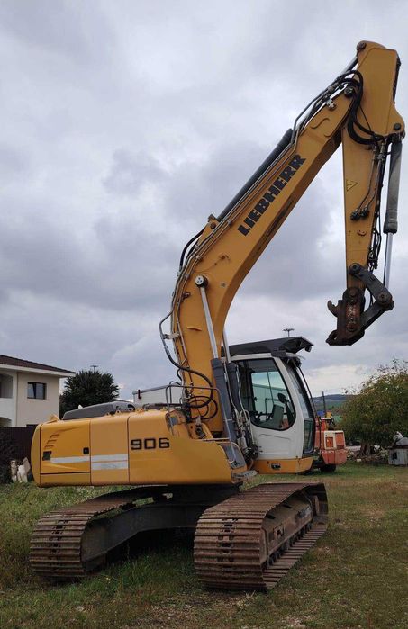 Excavator Liebherr 906
