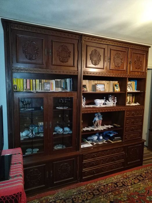 Biblioteca si pat matrimonial