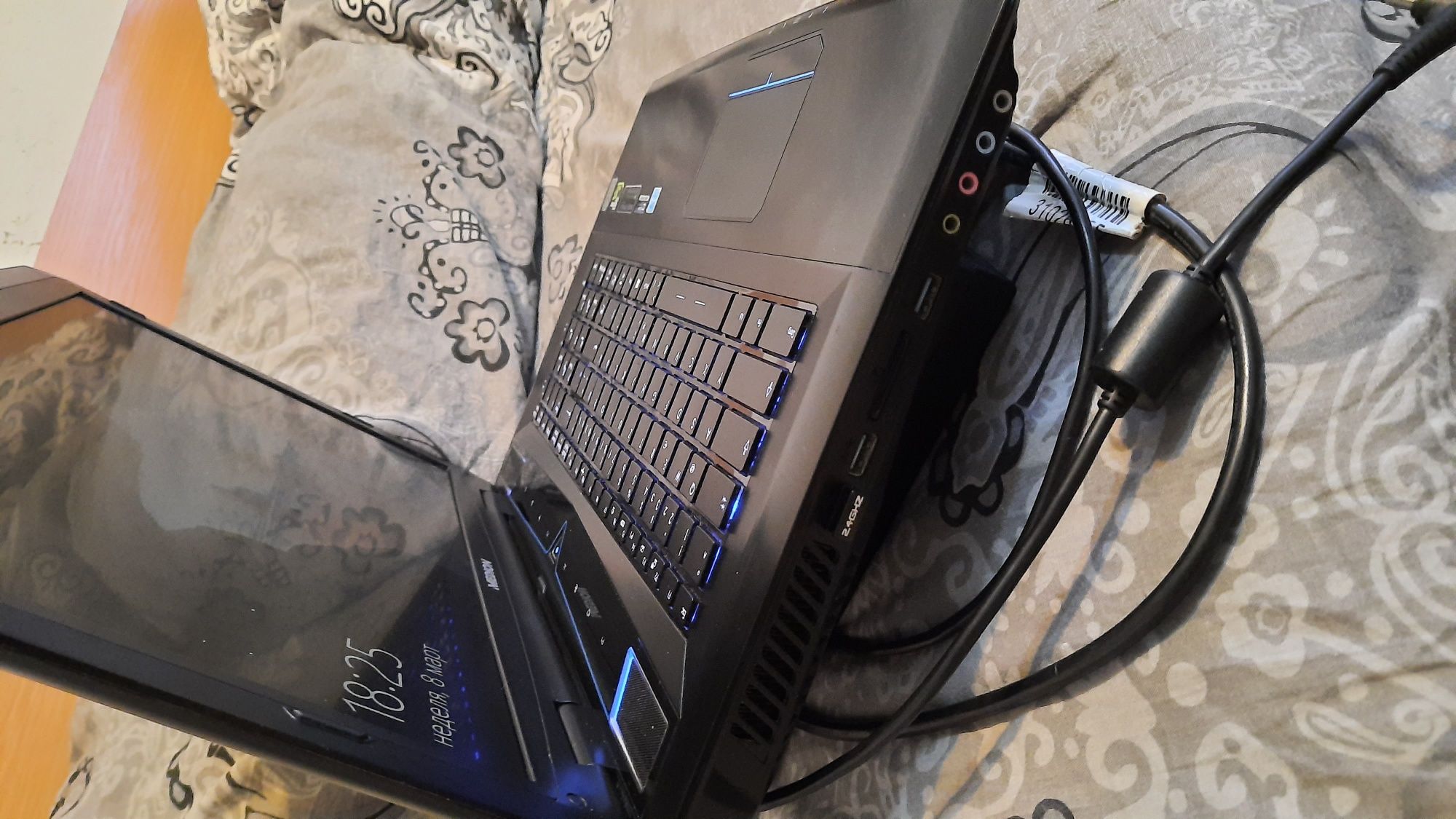 Геймърски 17" MEDION Erazer X7830 с 2 видеокарти