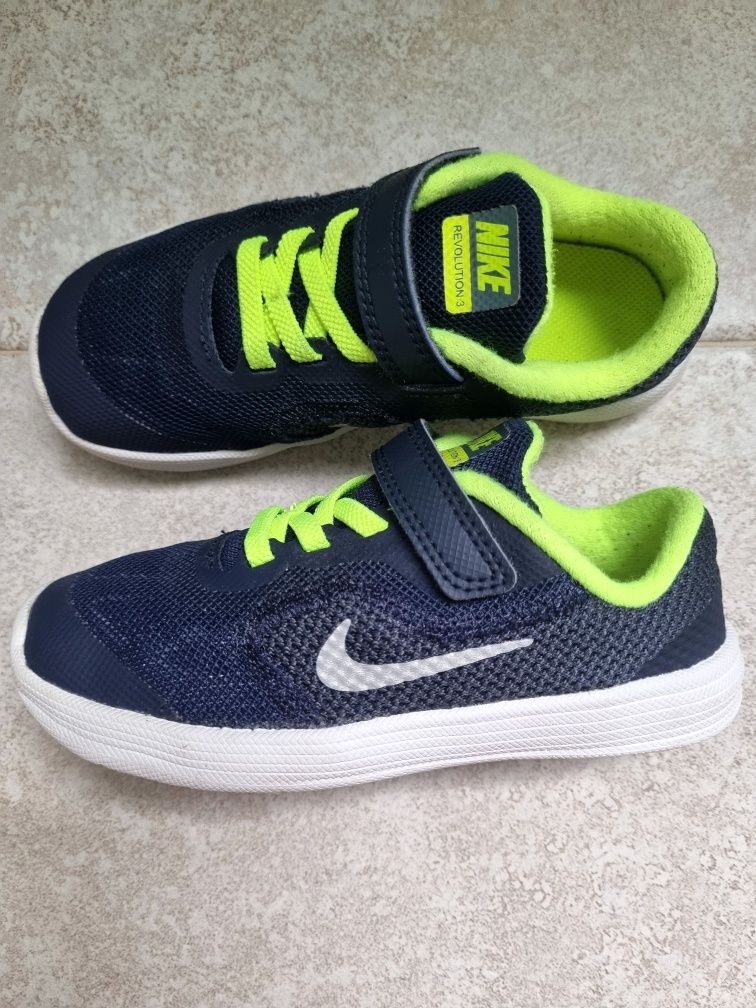 Детски маратонки Nike Revolution 3 26 номер