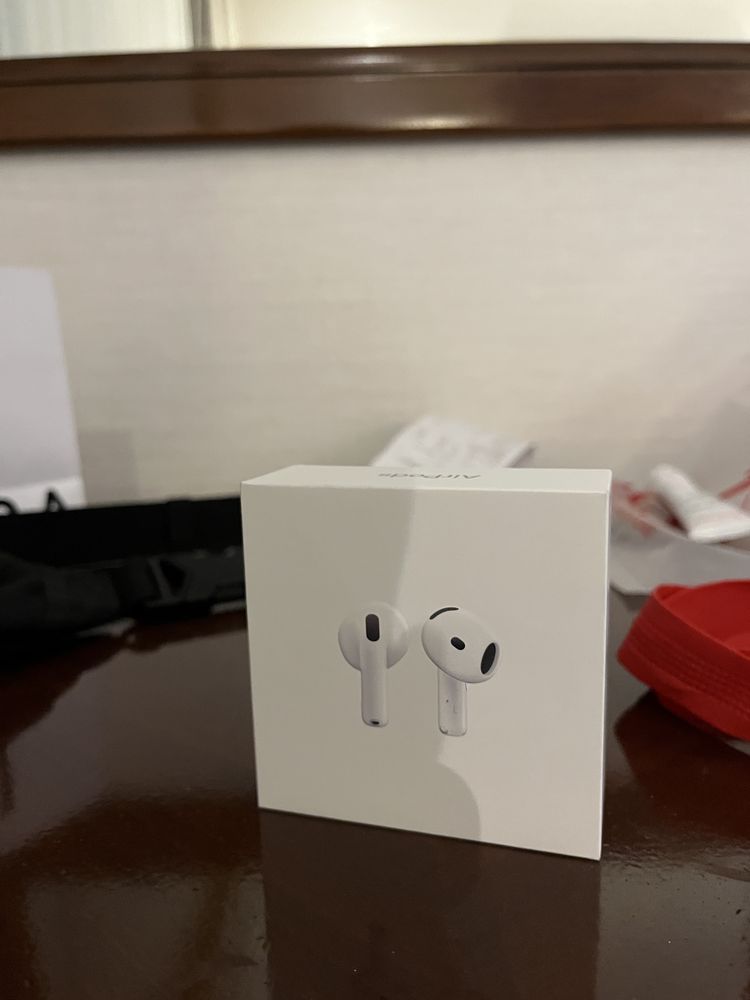 Apple Airpods 4.