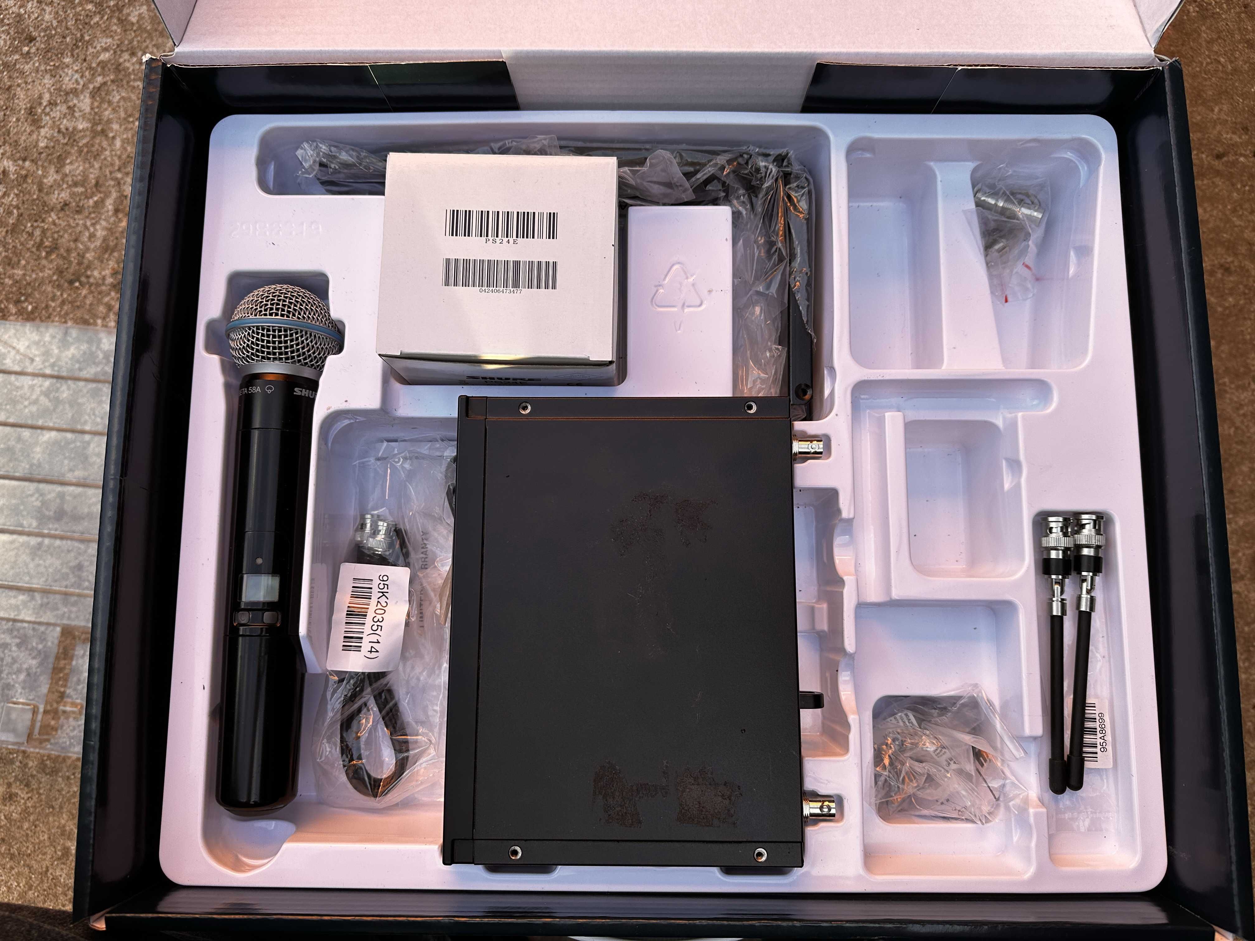 Микрофони SHURE SLX4 + BETA 58A, PGX4 + SM 58 + PGX1 и кейс