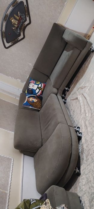 Диван - угалок  продаётся