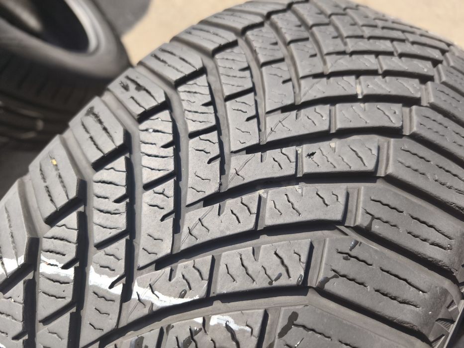 215/60/16" 2бр Yokohama blue earth winter,dot1023,6mm