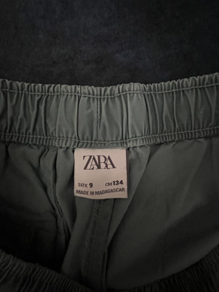 Pantaloni scurti Zara noi verzi 9 ani 134